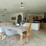 Nyaraló Maison Avec Jardin Quartier Calme