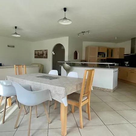 Сasa de vacaciones Maison Avec Jardin Quartier Calme