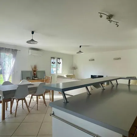 Maison Avec Jardin Quartier Calme *